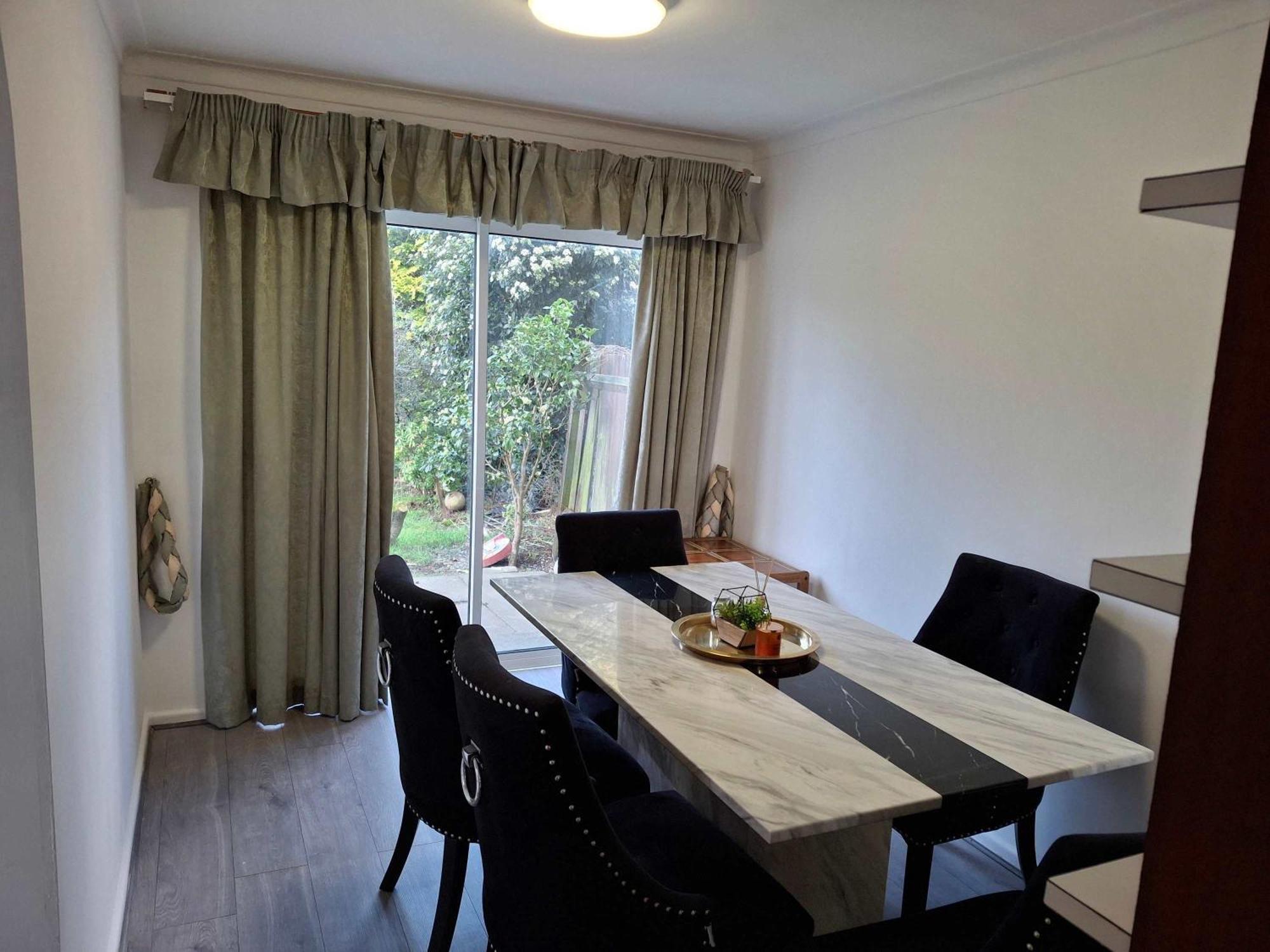 Nicely Decorated 3 Bedroom House Near Heathrow, London Staines-upon-Thames Eksteriør billede